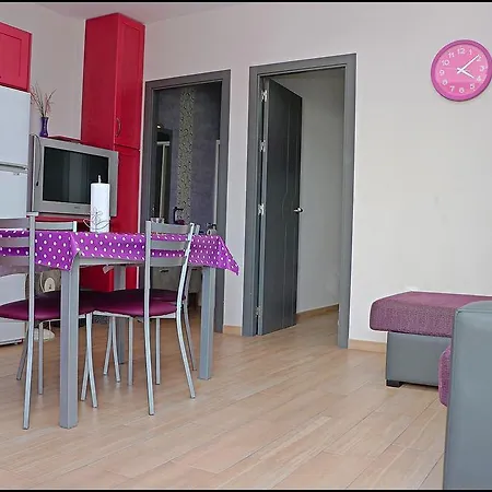 Апартаменти Cerca Playa Bateles